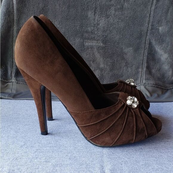 Beautiful Brown Suede Heels w Rhinestones Sz 8.5 - Picture 5 of 7